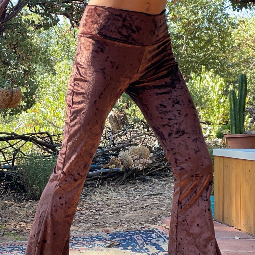 Warrior Within brand new velvet bell bottoms . Size XS, brown.